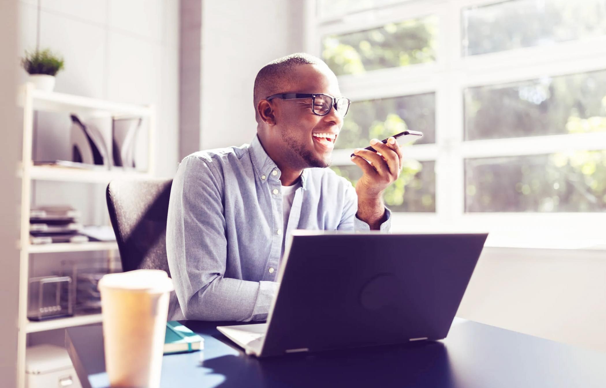 Espacio de trabajo mostrando planificación de negocios digitales